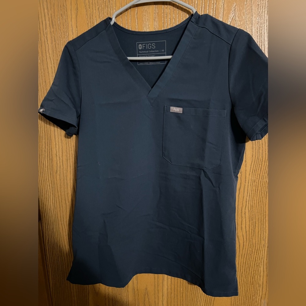 Catarina scrub top. Dark harbor
